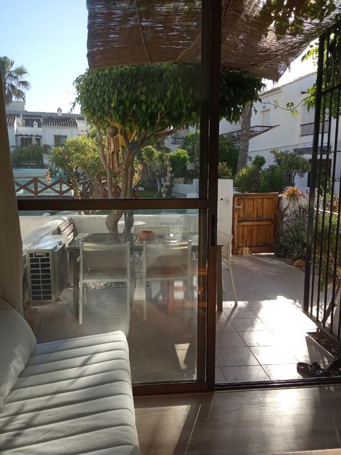 Villa Lagos A 25 Metros Del Mar Roquetas de Mar Eksteriør billede
